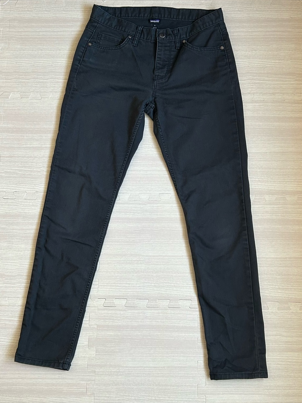 Patagonia Women's Slim Fit Organic Cotton Pants. Black Washed Charcoal. Size 6